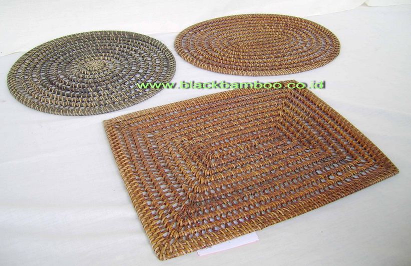PLACE MAT AND GLASS COSTER